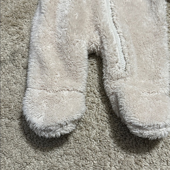 Baby Boden Newborn bunting snowsuit cream color teddy bear ears - Picture 5 of 6